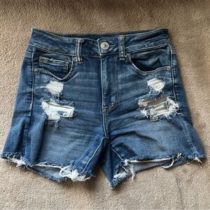 American Eagle Women’s Size 2 Medium Wash Distressed Denim Shorts Summer Cute